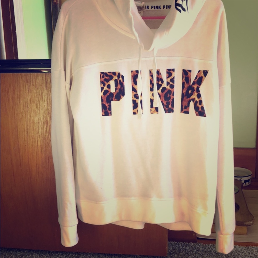 Pink sweatshirt. Cheetah print